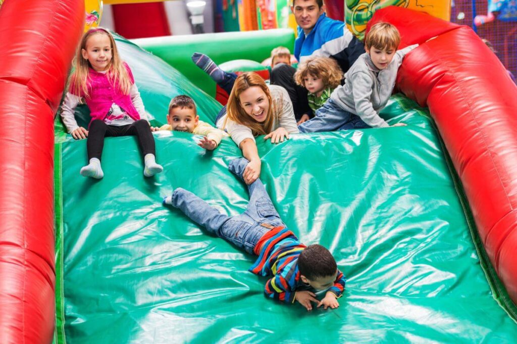 wynajem dmuchanców na imprezy plenerowe