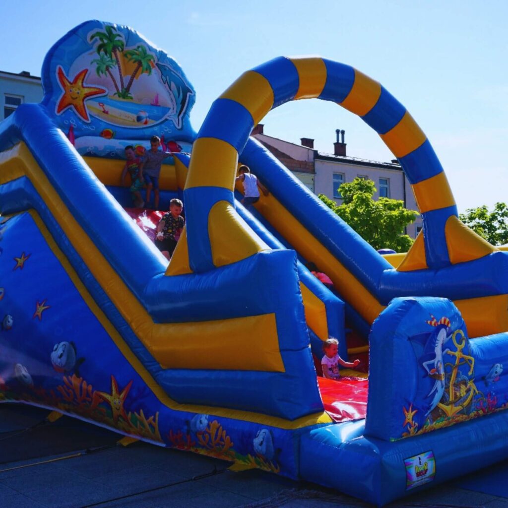 wynajem dmuchanej zjeżdżalnii